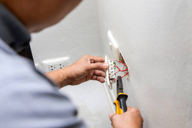Best Affordable Emergency Electrician  in Hawarden, IA